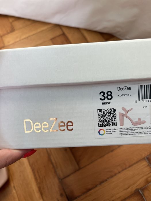 Елегантни сандали DeeZee на висок ток – телесен цвят