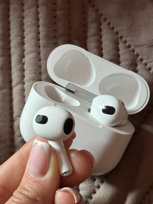 Продам airpods 3