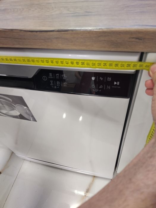 Продавам съдомиялна машина  външна