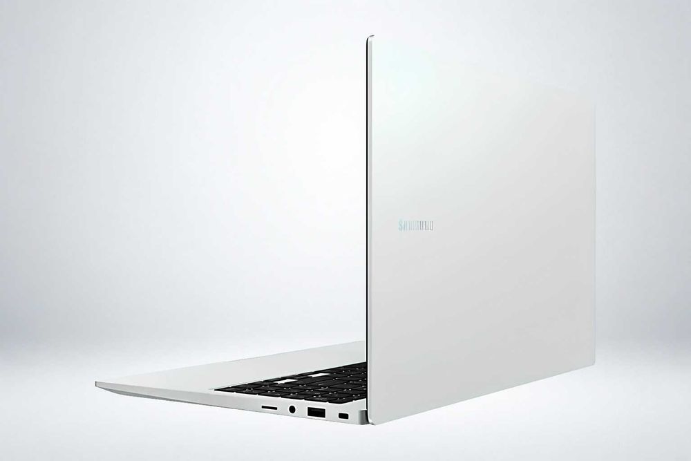 Samsung Galaxy Book 4 / Intel Core 7 / 16GB / 512GB SSD /15.6" FHD IPS