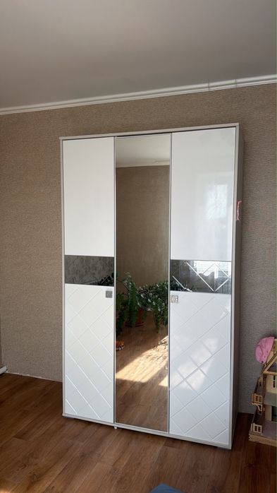 Продам комплект мебели для спальни
