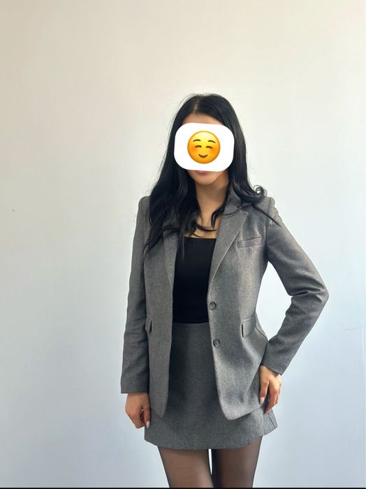 Костюм с юбкой 10000 тг