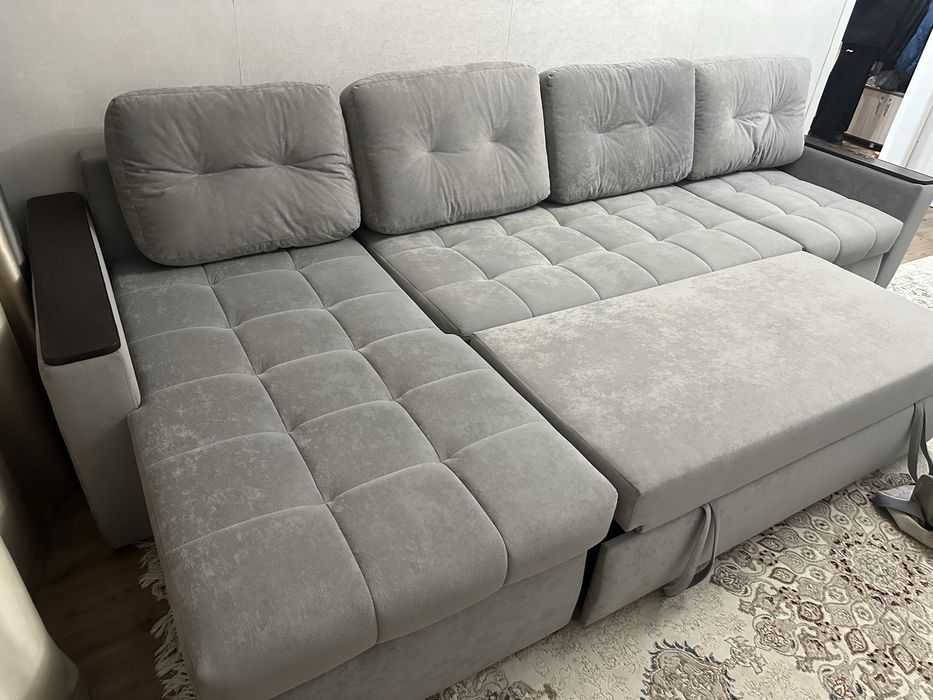 Продается диван 4м