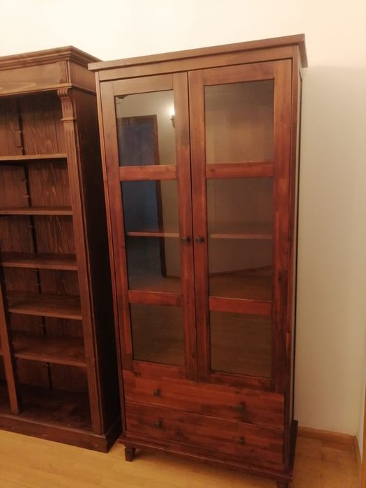 Mobilier living: scaune lemn masiv, 2 vitrine lemn masiv, bufet lemn,