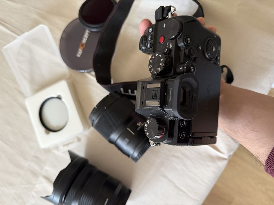 СПЕШНО - Камера Lumix S5 + 2 обектива, Филтри и Аксесоари