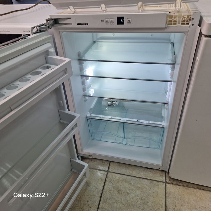 Хладилник за вграждане 87см. LIEBHERR