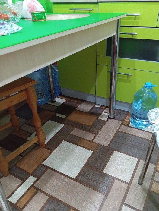 Продам стол 60000