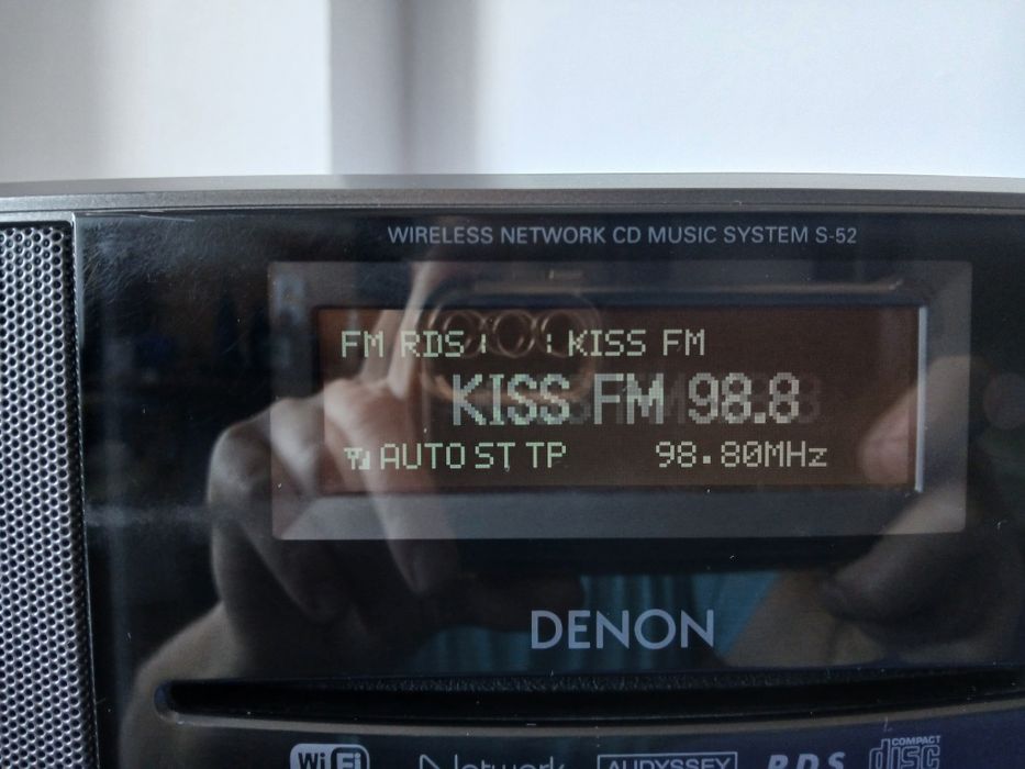 Denon S-52 Docking Ipod , radio AM-FM cu CD  , Internet  Radio