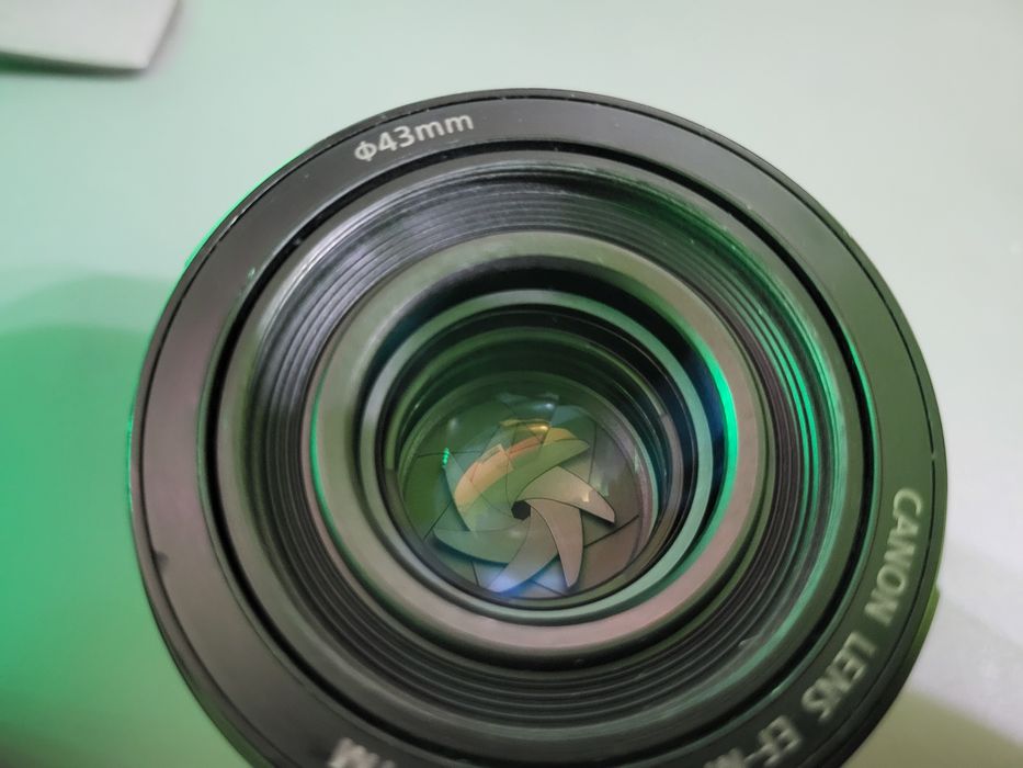 Obiectiv Canon EF-M 32mm F1.4 STM