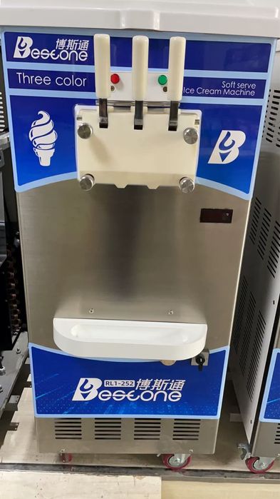 Фризер / аппарат для мороженого (новый)