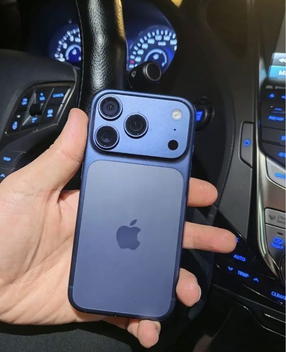 iphone 17 pro , новый , синего цвета