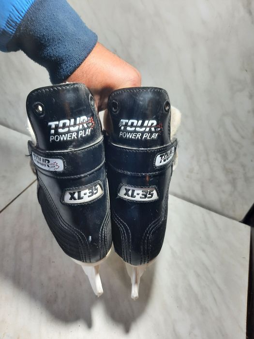 Patine hochei hochey 400 Tour marime  37 ( 23,5 cm)