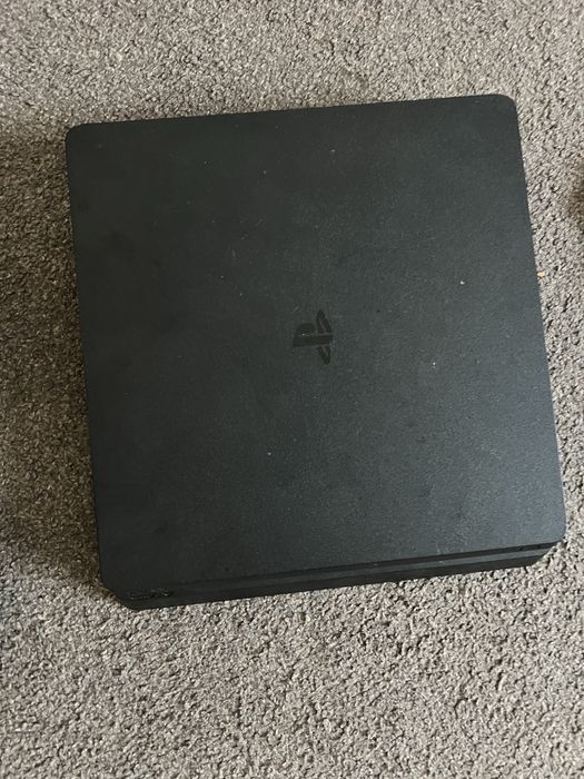 Vand ps4 slim 500gb cu volan si schimbator
