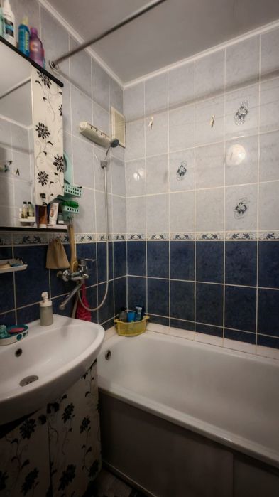 Продам 3 ком.магазин,,Азия"