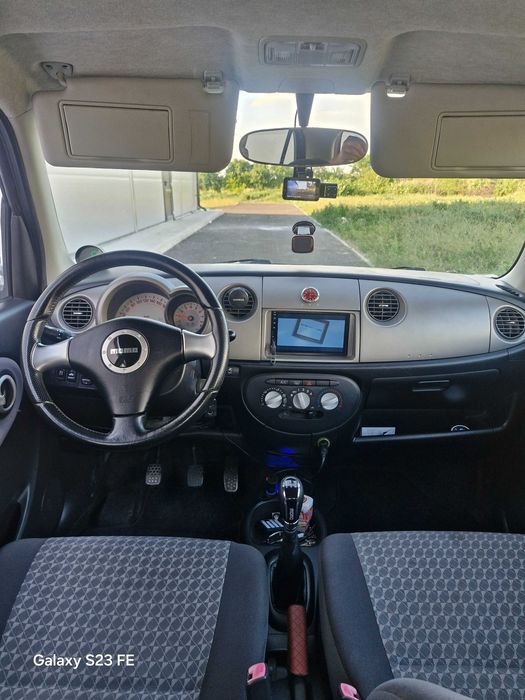 2 X Daihatsu Trevis
