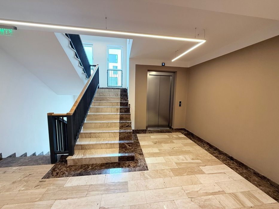 Vând apartament 3 camere 77 mp zona Mall Vivo