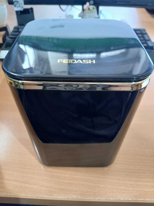 Cos mic cu capac Feidash, 2.8 L, ABS, pentru masa sau birou, negru