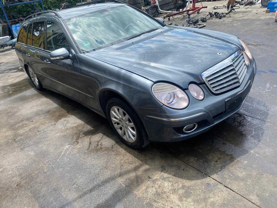dezmembrez Mercedes E class w211 220 cdi/haion w211/ usa fata w211/far