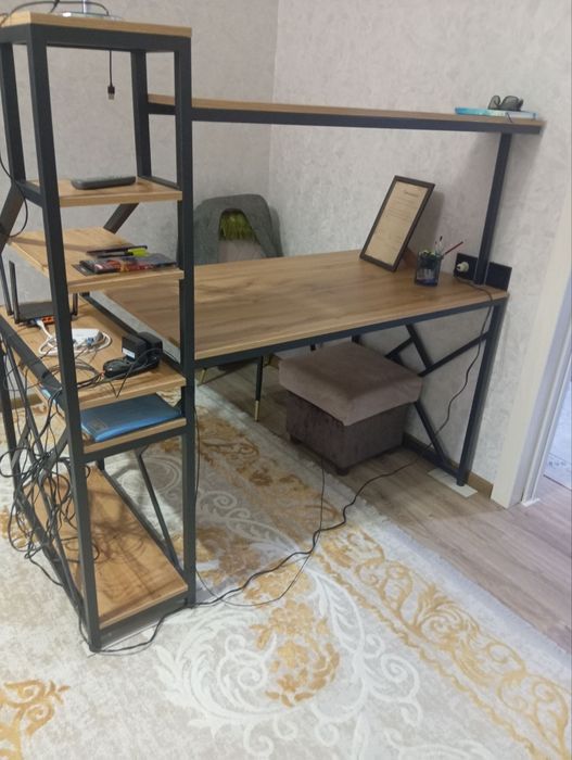 Рабочий стол в стиле LOFT