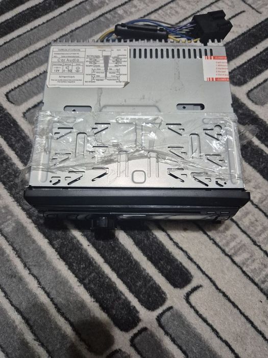 Vând casetofon de mașină mp3