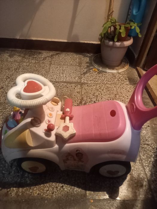 Кола за яздене на DISNI