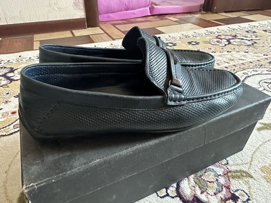 Продам б/у мокасины