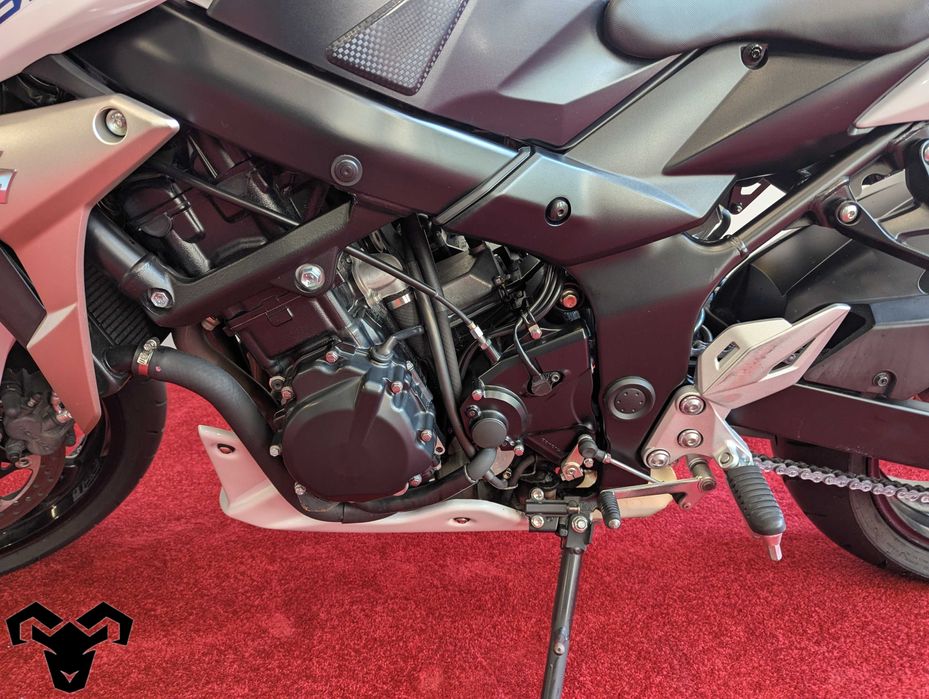 Suzuki GSR 750 ABS | CAPRA Motors