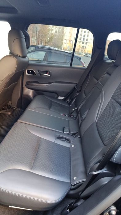 Продам  Тайоту Ланд Крузер 300