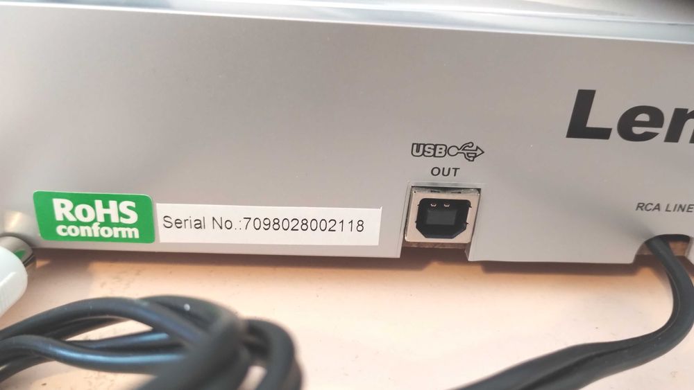 pt discuri vinil pickup Lenco 3866USB cu preamplificator incorporat