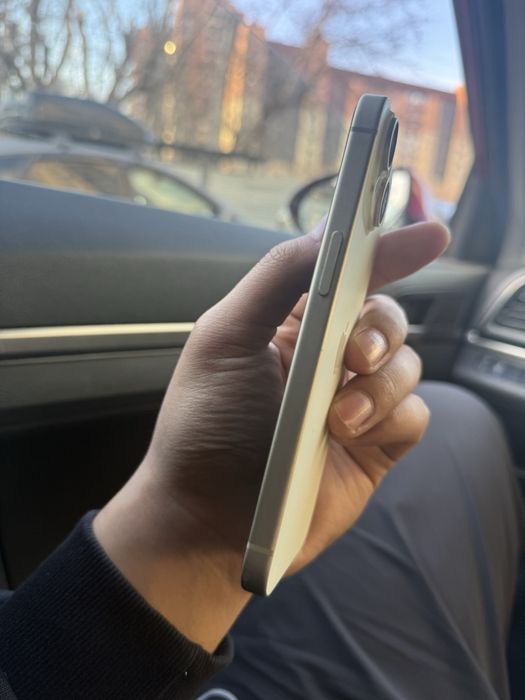 Айфон 15/128 с дефектом дешево