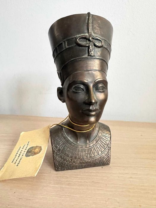 Bust Nefertiti Myths & Legends – The Egyptian Collection, cu etichetă, 16 cm