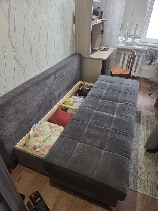 Продам диван без подлакотников