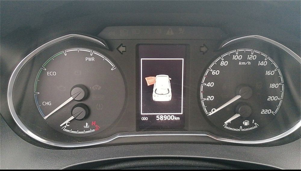 Toyota Yaris Hybrid 2019,automată,motor 1.5 benzină, consum foarte mic,cumpărată de nouă din țară.Carte service. Accept test reprezentanță