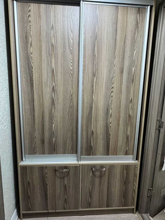 Шкаф 220см × 120см × 50см