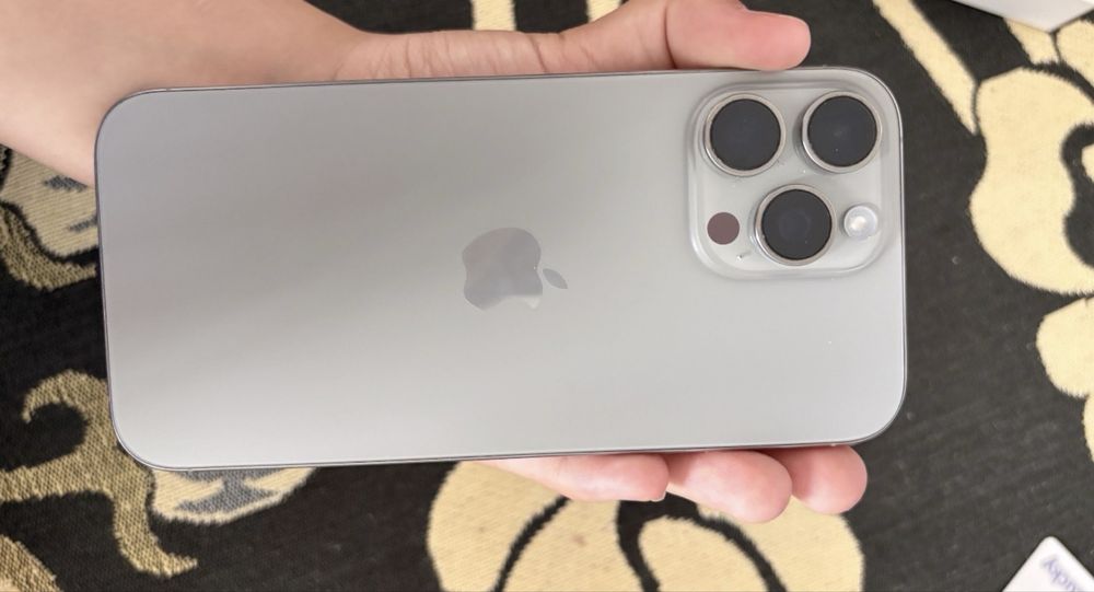 Продаю телефон iphone 16pro max 256 gb