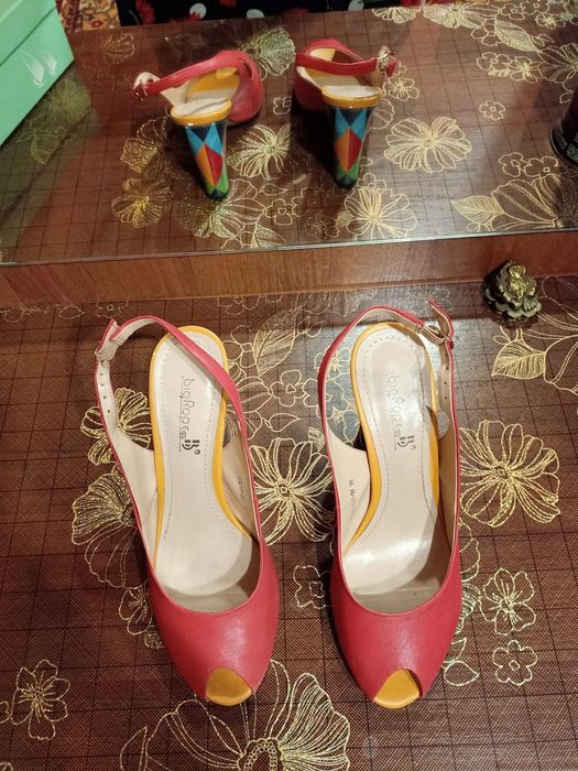 Женская обувь.Торг.