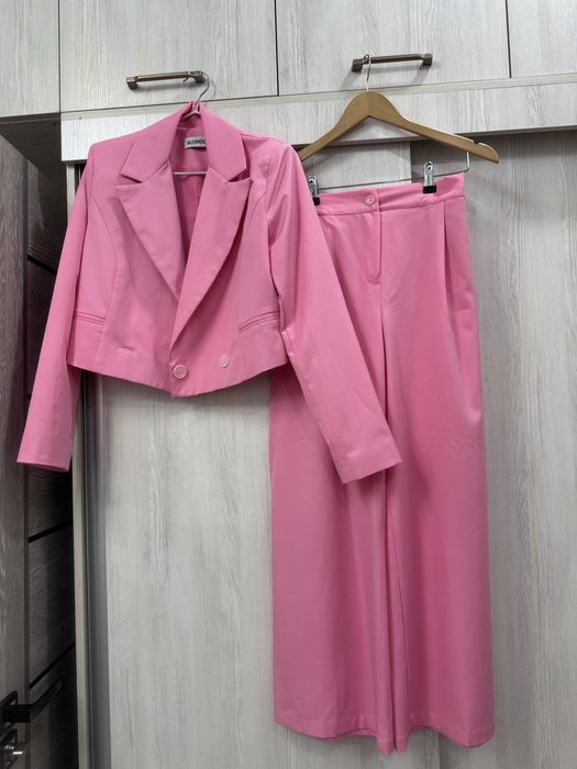 Двойка розовая пиджак с брюки
