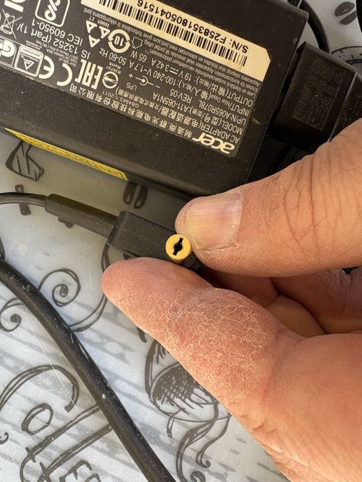 Зарядни устройства за лаптопи