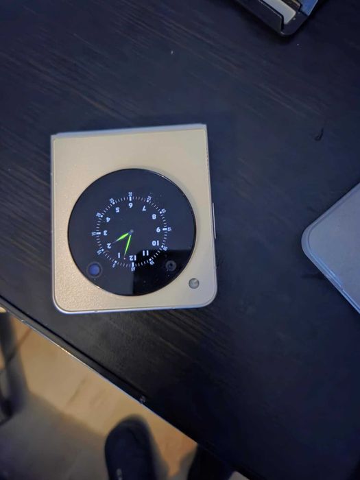 vand nubia flip  impecabil