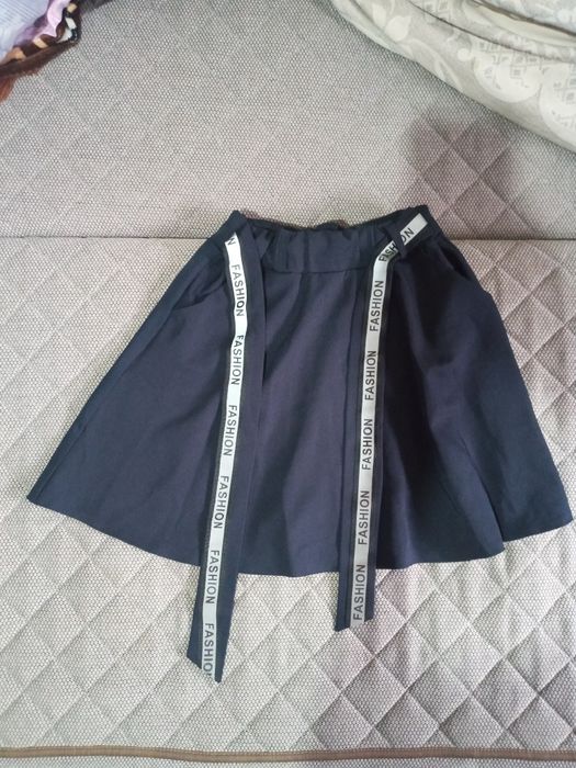 Продам синюю юбку для школы девочкам