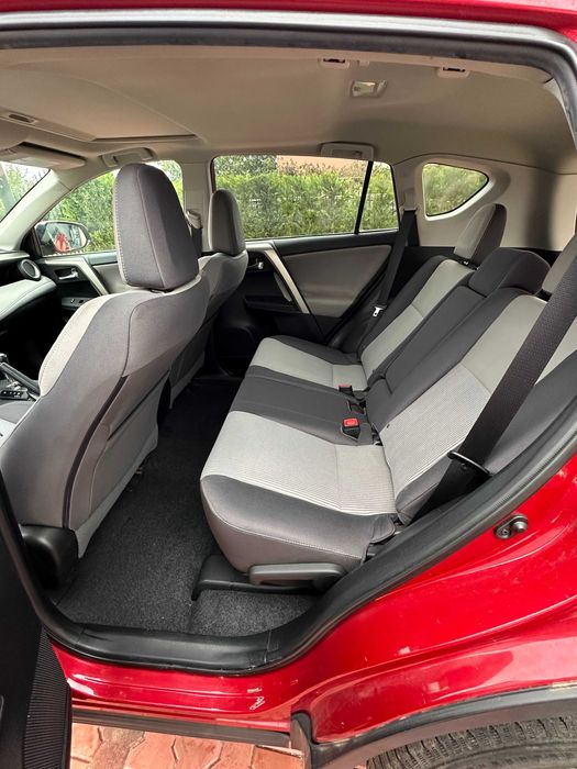 TOYOTA RAV4             .