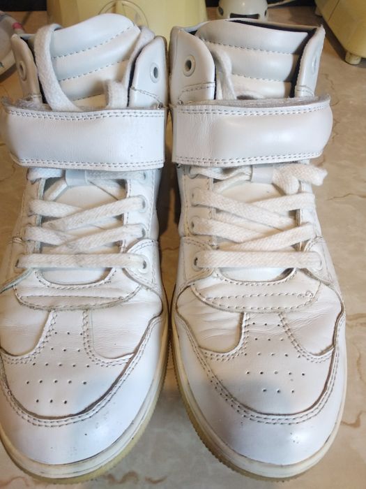 Фирменные модные кроссовки