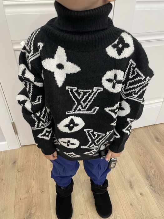 Продам кофту унисекс