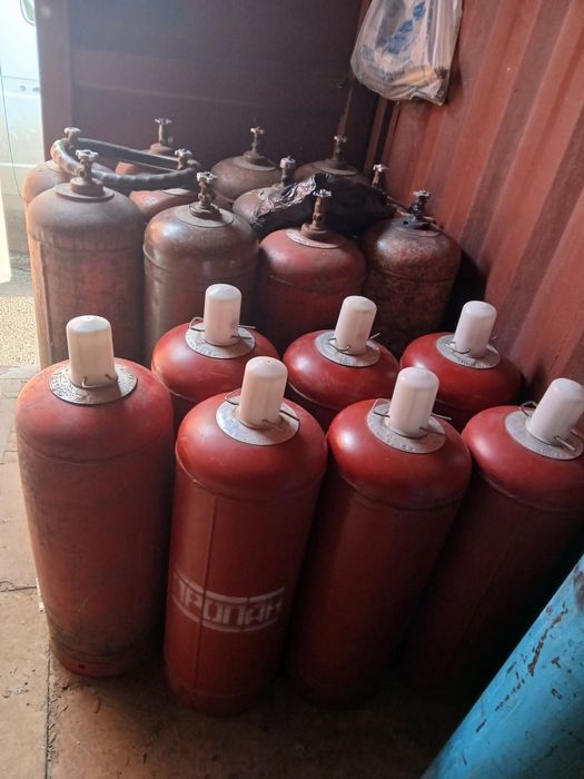 Продам углекислоту, баллоны разные