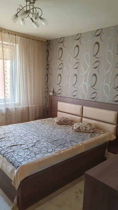 Apartament 3 camere de vanzare Moldova Nouă