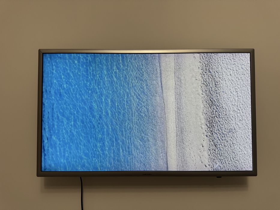 Samsung Smart TV 32” Full HD M5672 – Ca nou, cutie și accesorii complete
