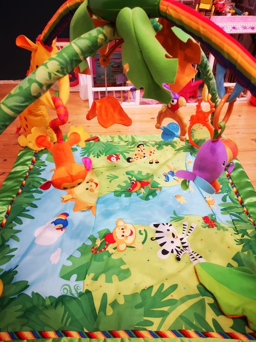 Активна гимнастика fisher price с музика и светлини