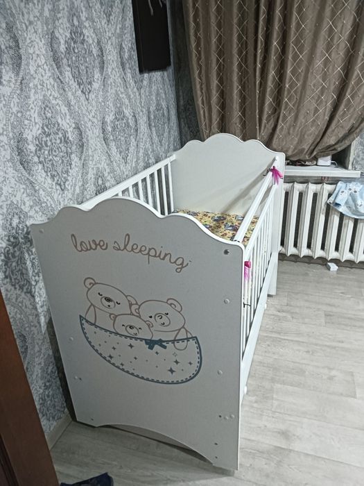 Продам детскую кроватку
