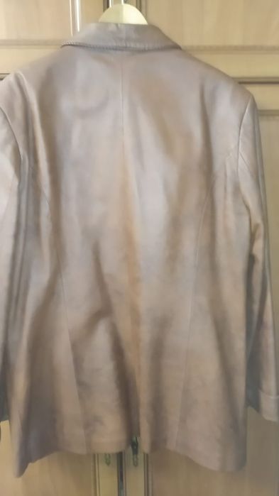 Кожаный пиджак женский