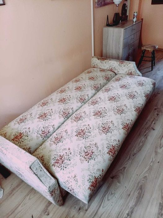 Диван и две кресла